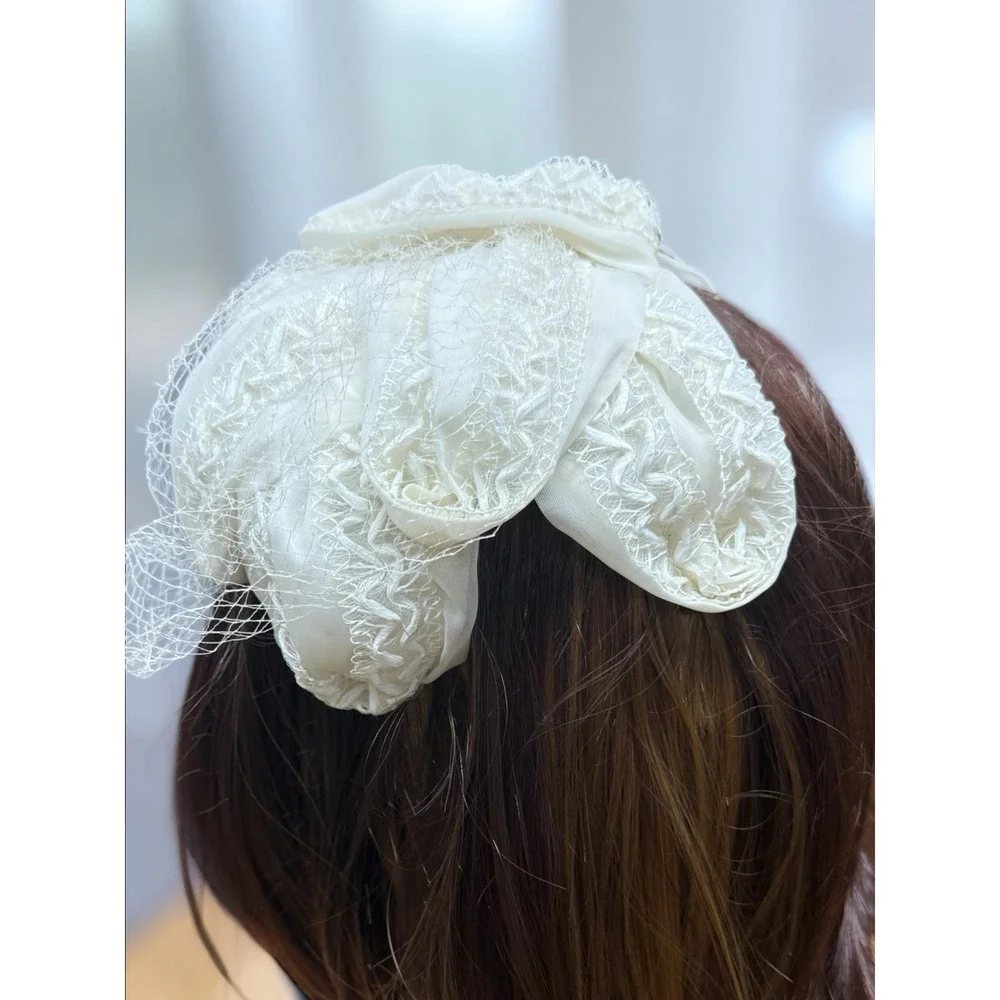 Vintage White Bridal Pillbox Hat with Birdcage Veil Rose Detail - Picture 10 of 11